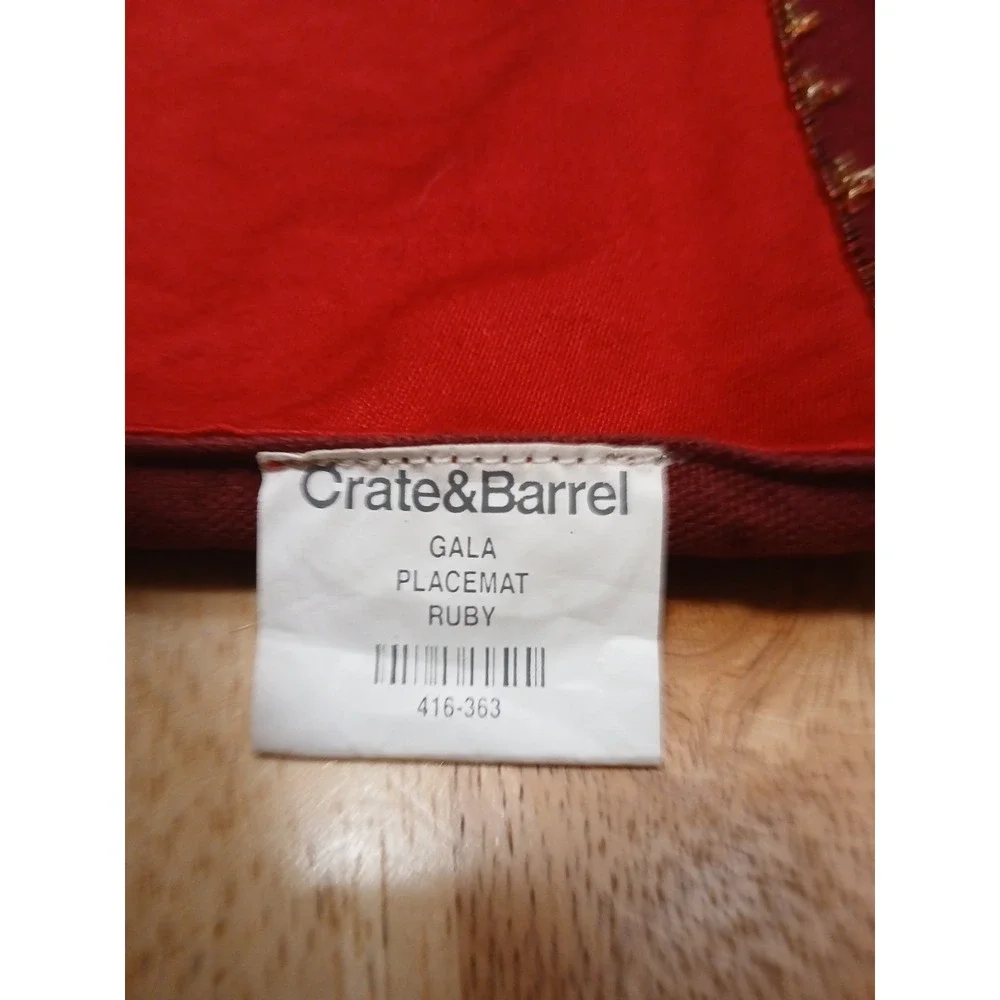 Crate and Barrel Red/Burgundy Gala Placemats - Lot Of 8 With Table Runner EUC - Picture 6 of 9